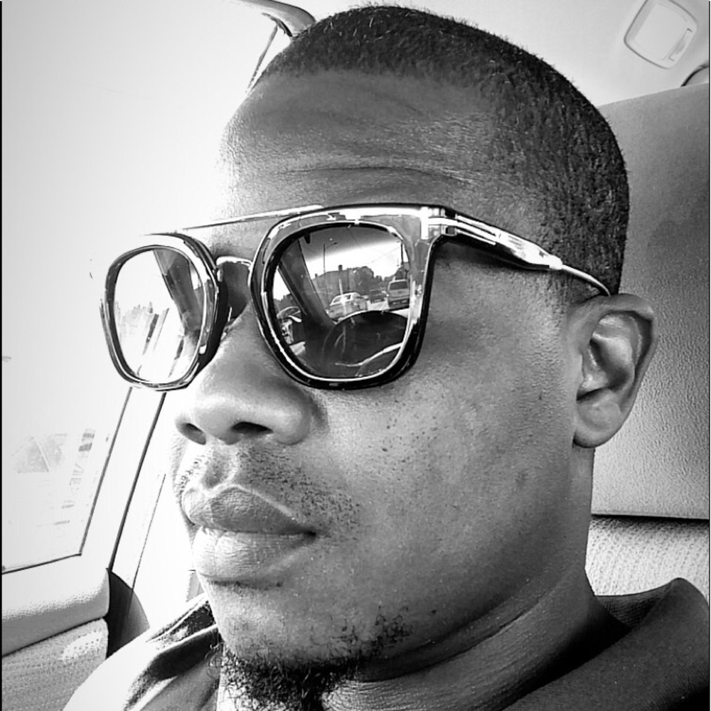 Meet your Posher, Lewiz